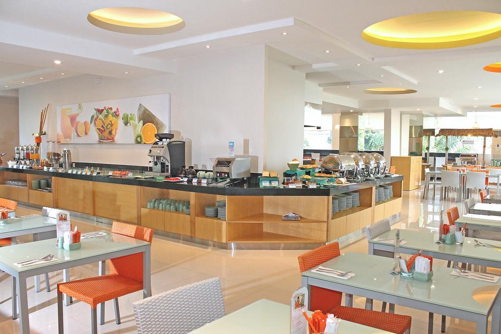 Harris Hotel & Residences Riverview Kuta, Bali กูตา ภายนอก รูปภาพ